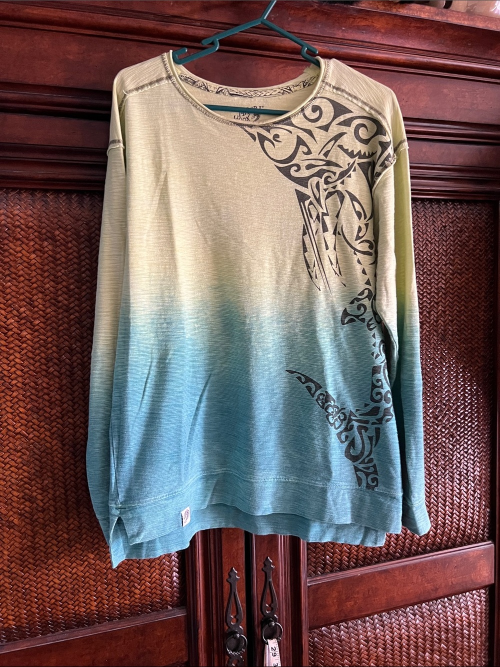 Maori Hook Men’s Green Ombre Crewneck Tee Shirt with Tribal Print